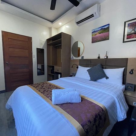 Casa Marco Suites Puerto Galera Powered By Cocotel Esterno foto